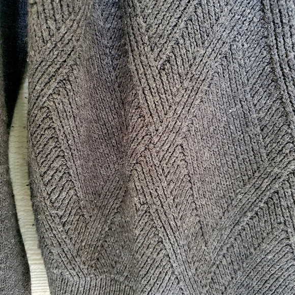 Van Heusen Diamond Knit Sweater - Picture 3 of 4